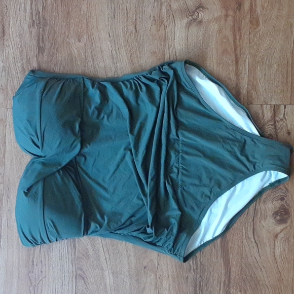 Hilor Green One Piece - Picture 2 of 10